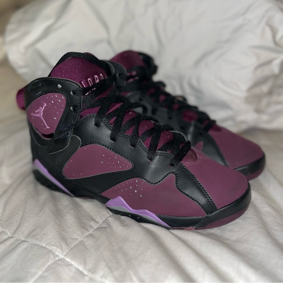 Jordan 7 Retro
Mulberry (GS) - Picture 9 of 12